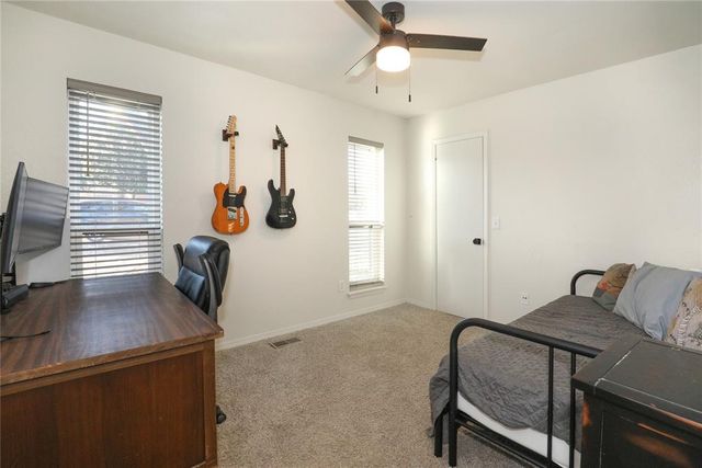 606 N Country Club Terrace, Mustang, OK 73064