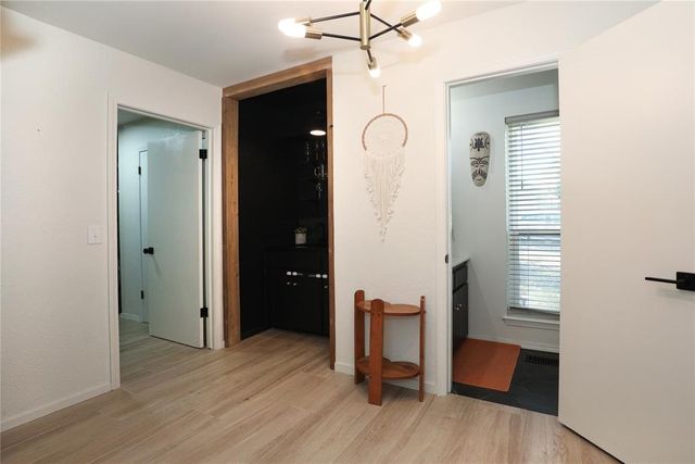 606 N Country Club Terrace, Mustang, OK 73064