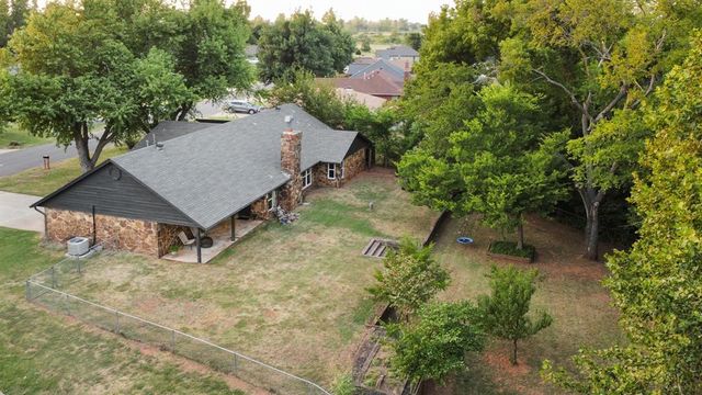 606 N Country Club Terrace, Mustang, OK 73064