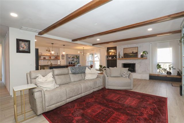 606 N Country Club Terrace, Mustang, OK 73064