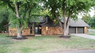606 N Country Club Terrace, Mustang, OK 73064