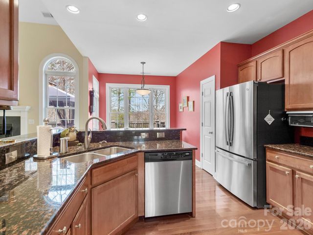 5 Timber Moss Drive 8 & 9, Asheville, NC 28804