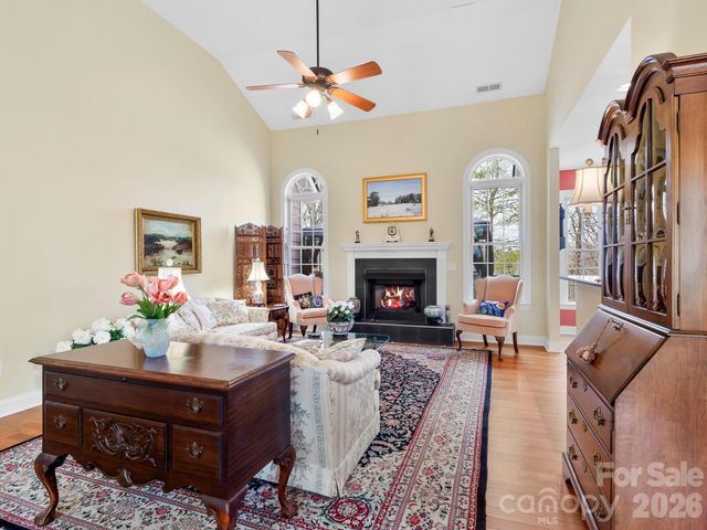 5 Timber Moss Drive 8 & 9, Asheville, NC 28804