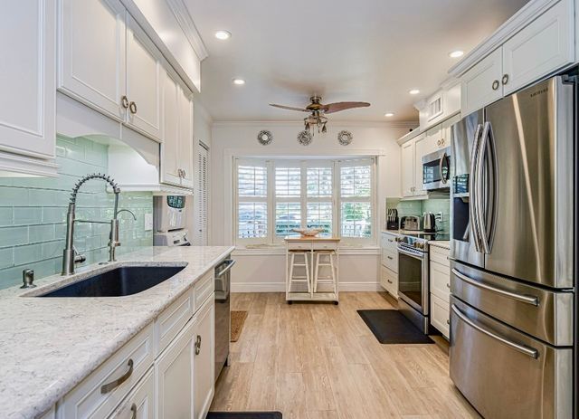 133 E Park Shores Circle 7E, Vero Beach, FL 32963