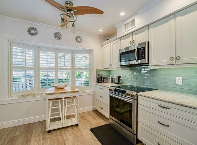 133 E Park Shores Circle 7E, Vero Beach, FL 32963