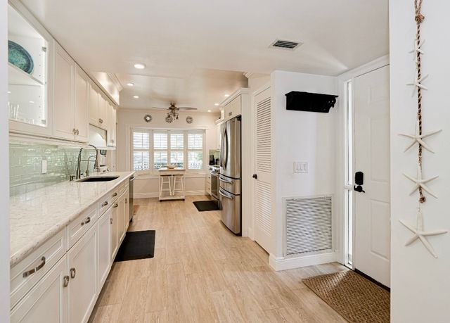 133 E Park Shores Circle 7E, Vero Beach, FL 32963