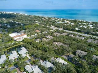 133 E Park Shores Circle 7E, Vero Beach, FL 32963