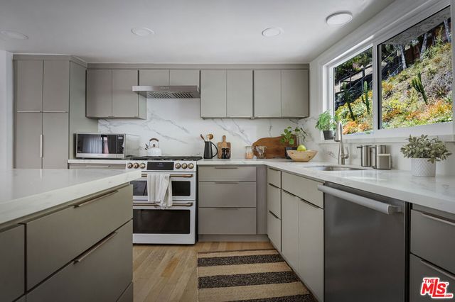 2426 Cazaux Place, Los Angeles, CA 90068
