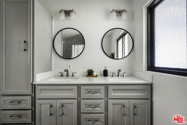 2426 Cazaux Place, Los Angeles, CA 90068
