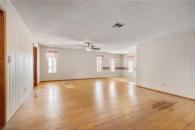 6832 Suncrest Avenue, Las Vegas, NV 89156