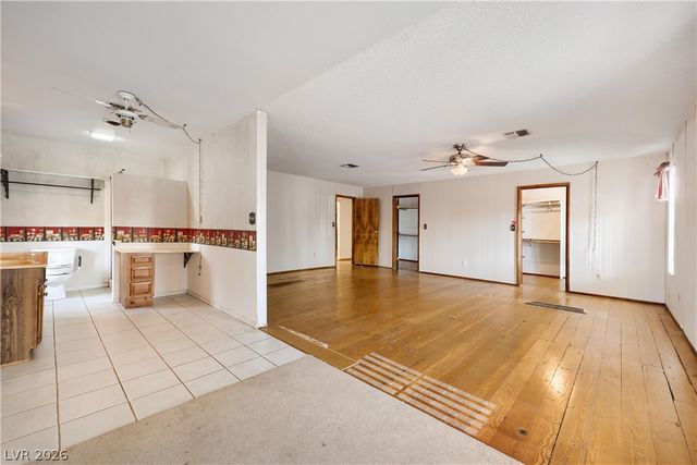 6832 Suncrest Avenue, Las Vegas, NV 89156