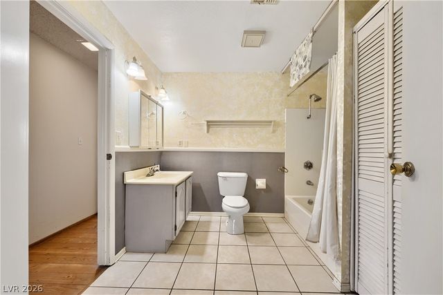 6832 Suncrest Avenue, Las Vegas, NV 89156