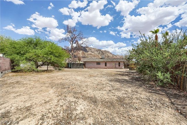 6832 Suncrest Avenue, Las Vegas, NV 89156