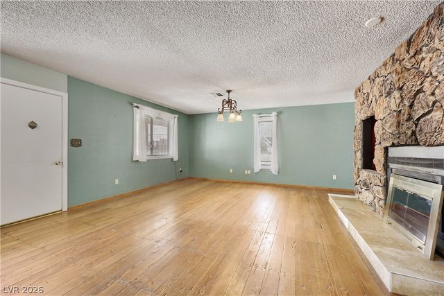 6832 Suncrest Avenue, Las Vegas, NV 89156