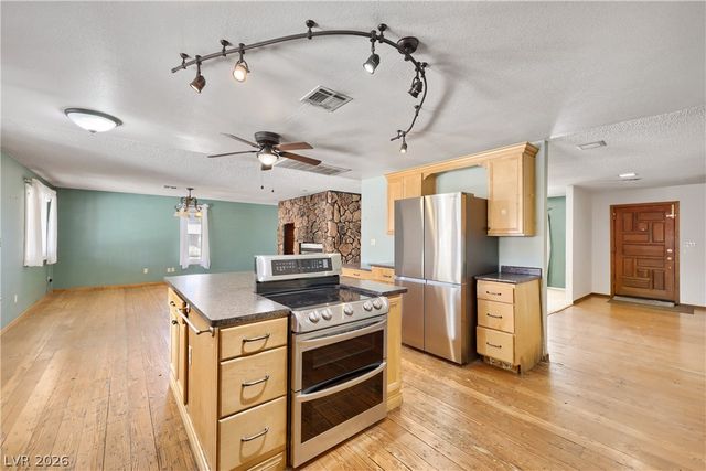 6832 Suncrest Avenue, Las Vegas, NV 89156