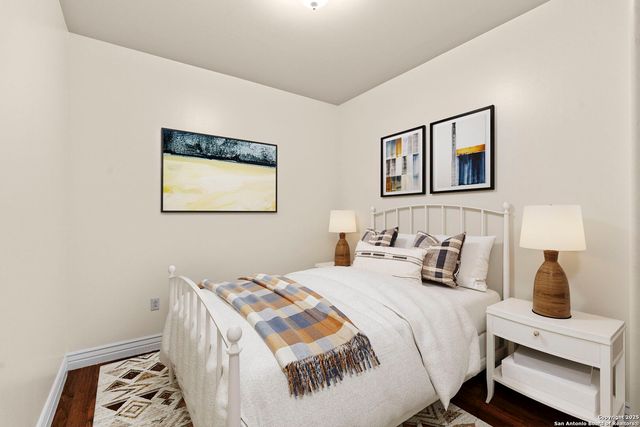 215 Center St Apt 203, San Antonio, TX 78202