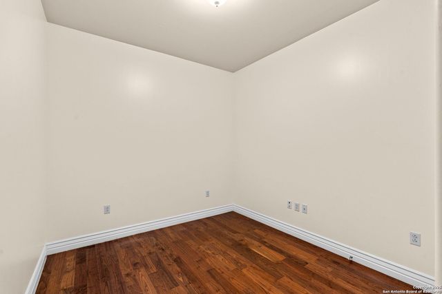 215 Center St Apt 203, San Antonio, TX 78202