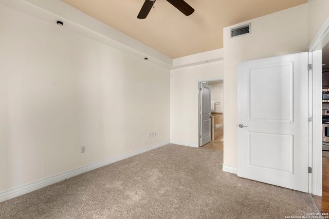 215 Center St Apt 203, San Antonio, TX 78202