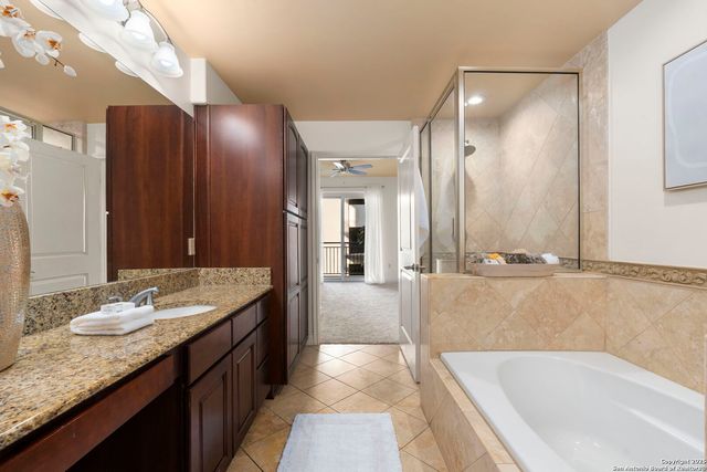 215 Center St Apt 203, San Antonio, TX 78202