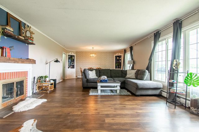 1513 40th Avenue N, Moorhead, MN 56560