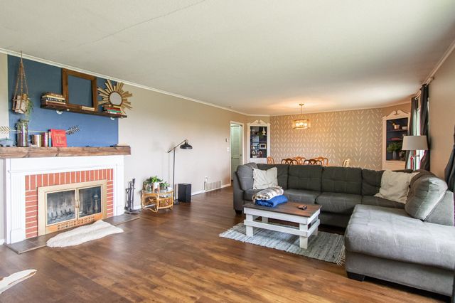 1513 40th Avenue N, Moorhead, MN 56560