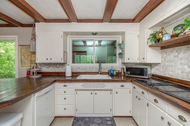 1513 40th Avenue N, Moorhead, MN 56560