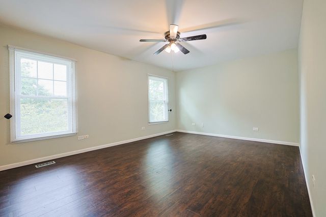 1410 HUNTINGTON Drive, Mundelein, IL 60060