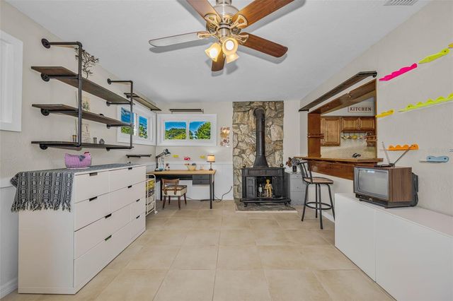 1300 63RD AVENUE N, St Petersburg, FL 33702