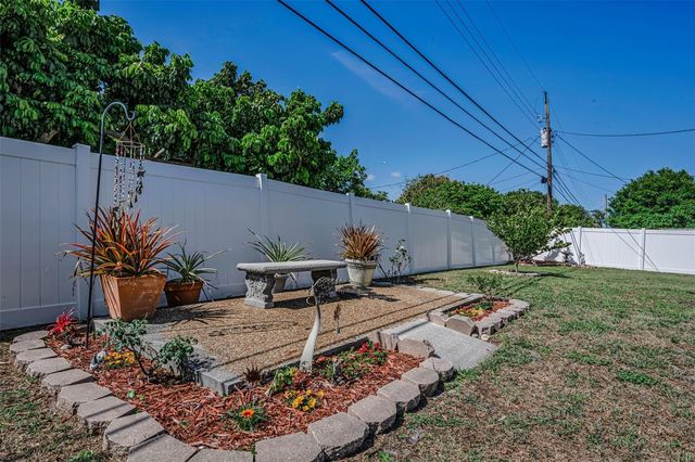 1300 63RD AVENUE N, St Petersburg, FL 33702