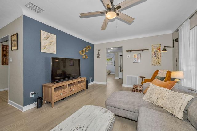 1300 63RD AVENUE N, St Petersburg, FL 33702