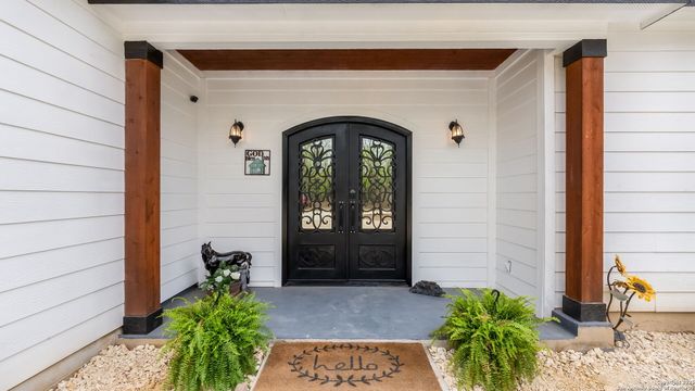 4493 SMITH RD, Von Ormy, TX 78073