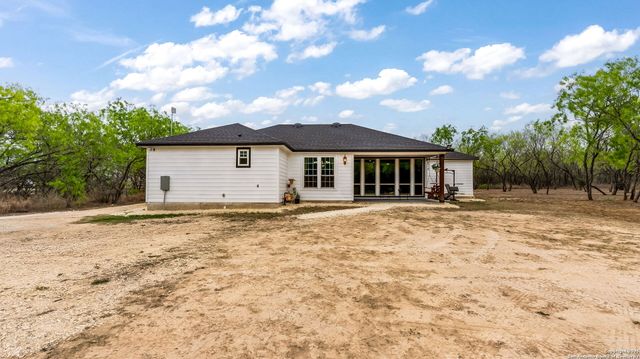 4493 SMITH RD, Von Ormy, TX 78073