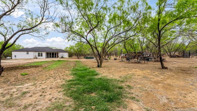 4493 SMITH RD, Von Ormy, TX 78073