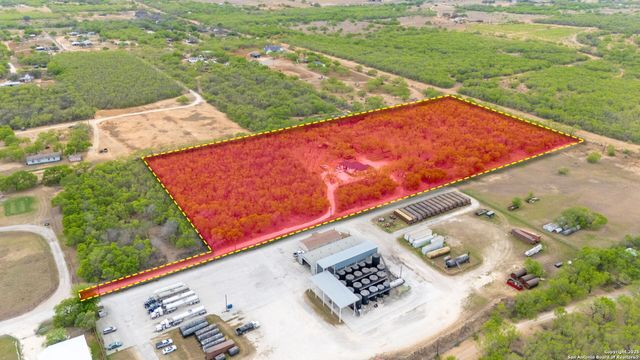 4493 SMITH RD, Von Ormy, TX 78073
