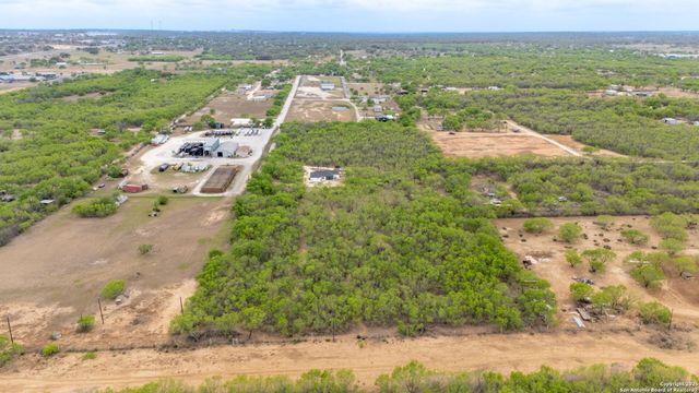 4493 SMITH RD, Von Ormy, TX 78073