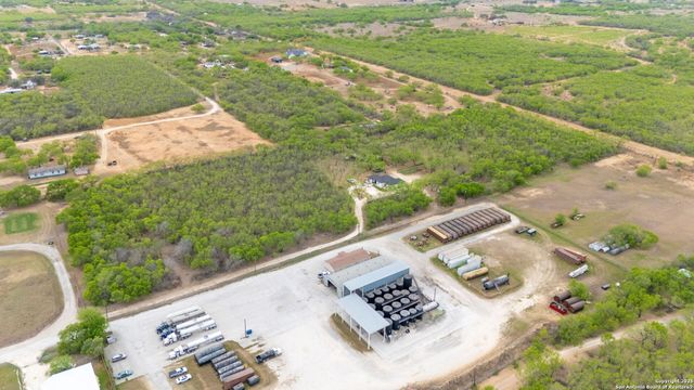 4493 SMITH RD, Von Ormy, TX 78073