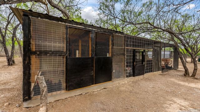 4493 SMITH RD, Von Ormy, TX 78073