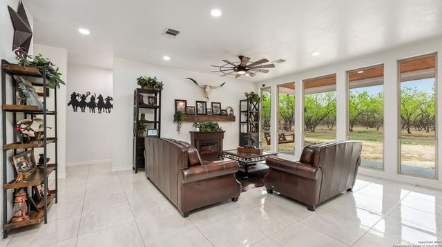 4493 SMITH RD, Von Ormy, TX 78073