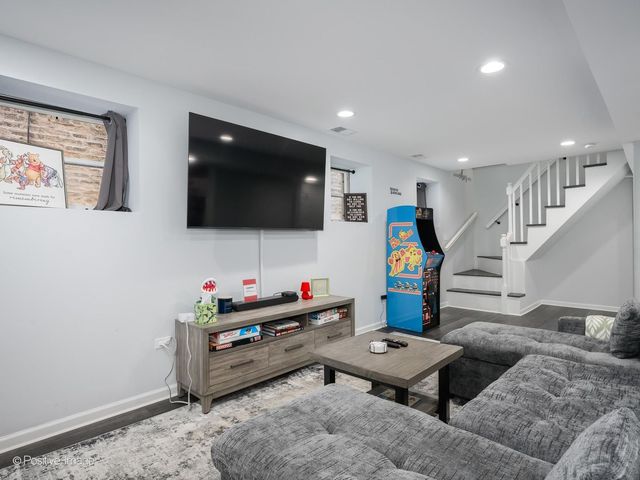 3847 N Spaulding Avenue, Chicago, IL 60618