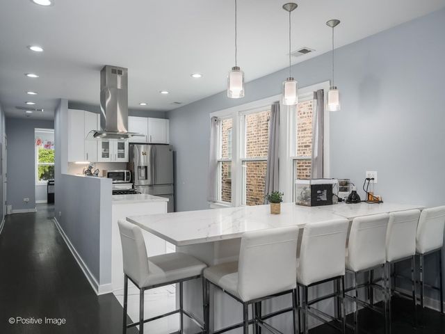 3847 N Spaulding Avenue, Chicago, IL 60618