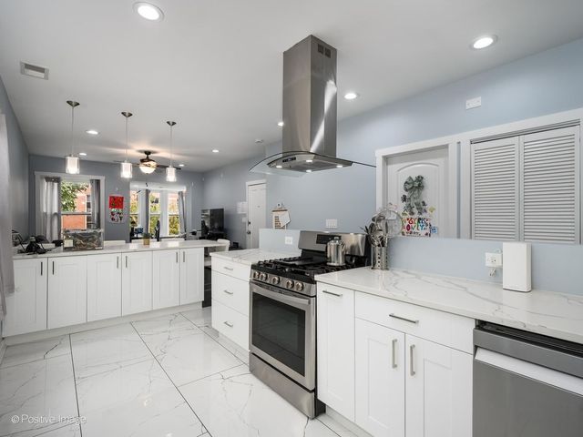 3847 N Spaulding Avenue, Chicago, IL 60618