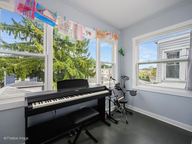 3847 N Spaulding Avenue, Chicago, IL 60618