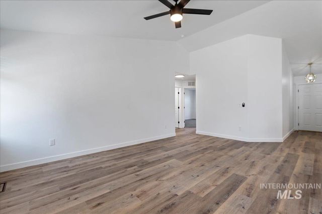 19359 Warbler Way, Caldwell, ID 83605