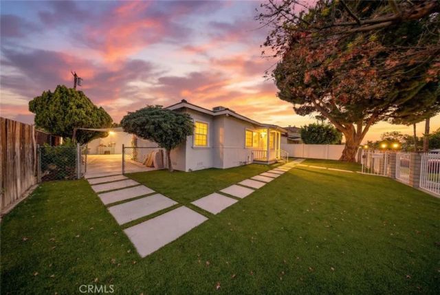 8100 Bellaire Avenue, North Hollywood, CA 91605