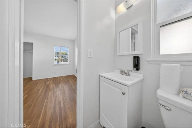 8100 Bellaire Avenue, North Hollywood, CA 91605