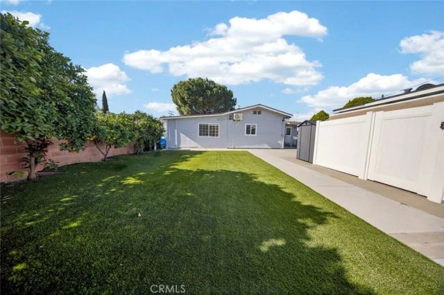 8100 Bellaire Avenue, North Hollywood, CA 91605