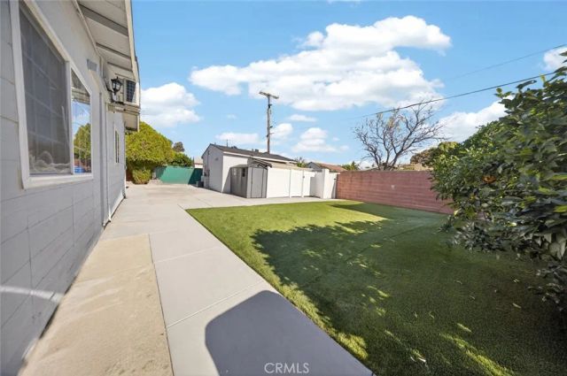 8100 Bellaire Avenue, North Hollywood, CA 91605