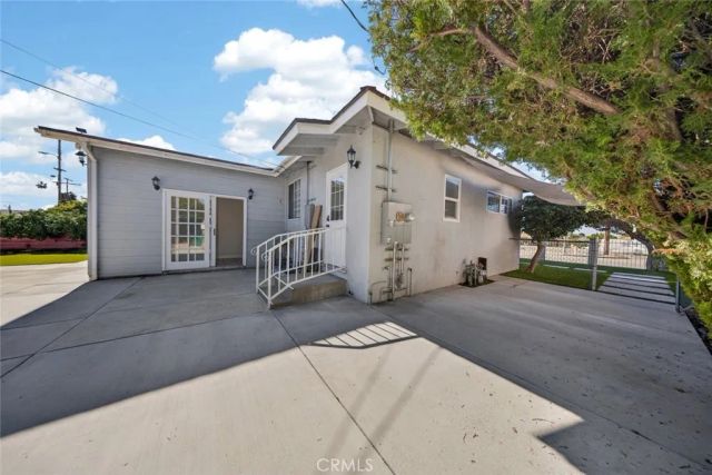 8100 Bellaire Avenue, North Hollywood, CA 91605