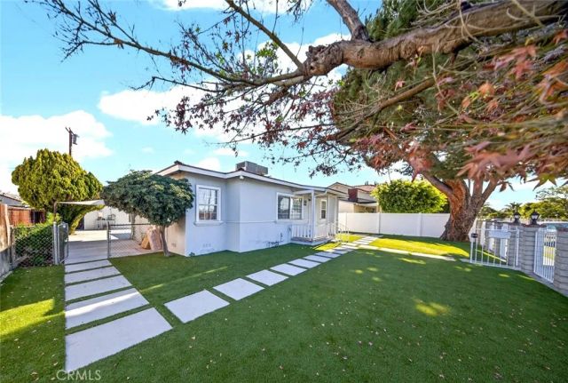 8100 Bellaire Avenue, North Hollywood, CA 91605