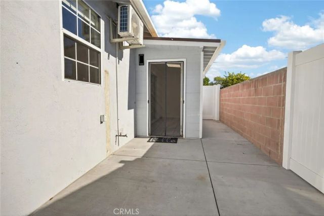 8100 Bellaire Avenue, North Hollywood, CA 91605